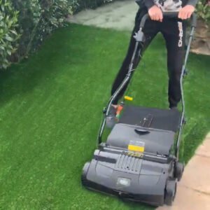 brosseuse-aspirante-hoover-pour-gazon-synthetique